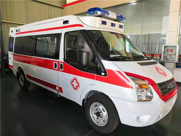 轮台县福特V362救护车